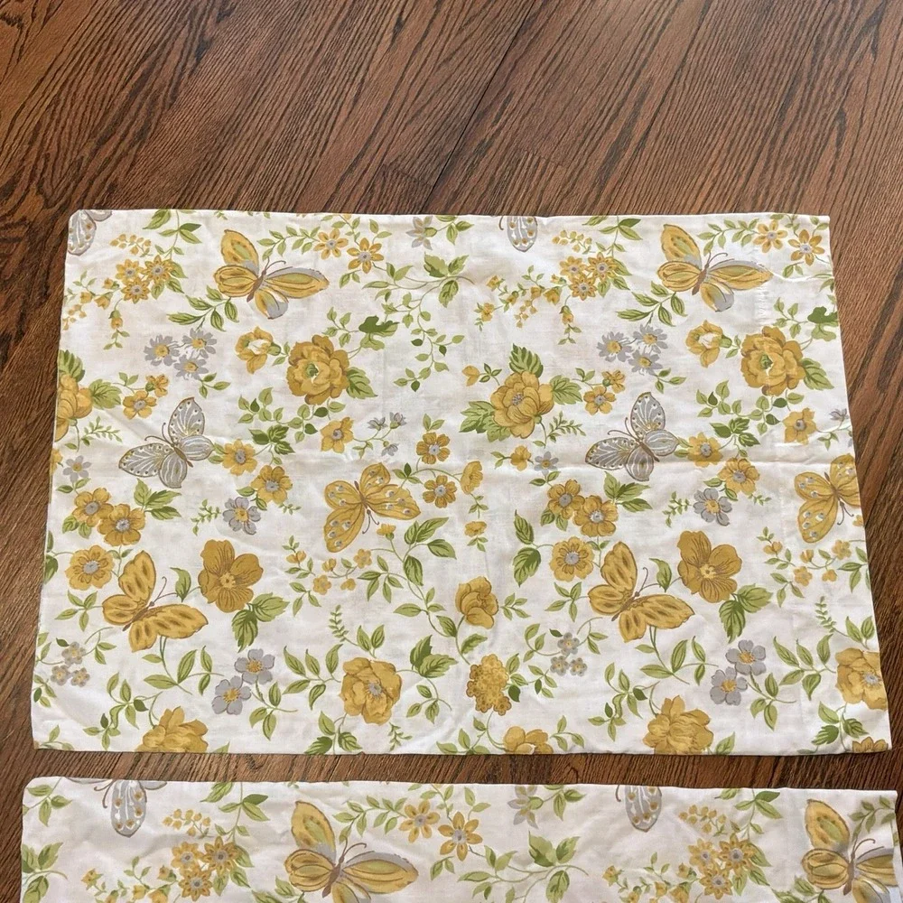 Vtg‎ Pair Cannon Monticello Pillowcases Butterflies Flowers Gold Summer Day 1978